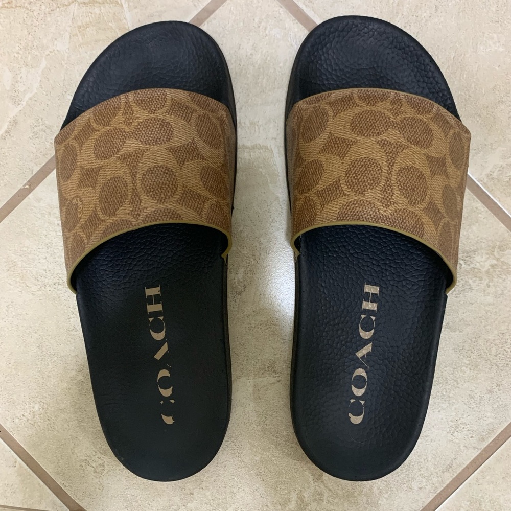 Coach Udele Sports/pool slides